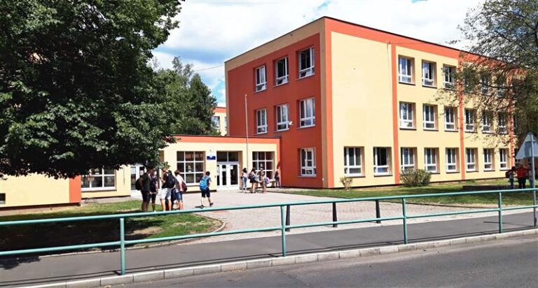 Nové telefonní spojení do školy